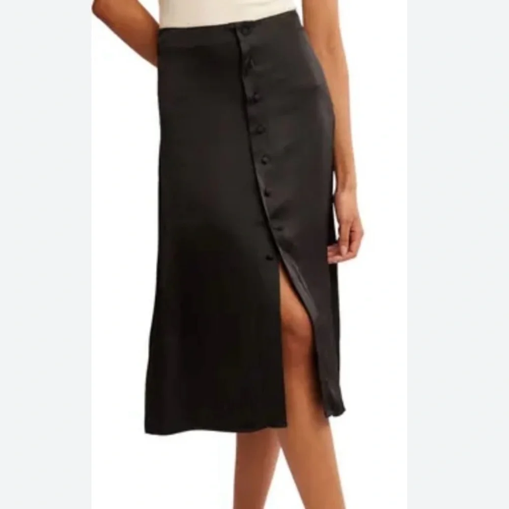Free People Women’s Black Midi Analise Skirt Buttoned Satin New Small 4 - Picture 1 of 13